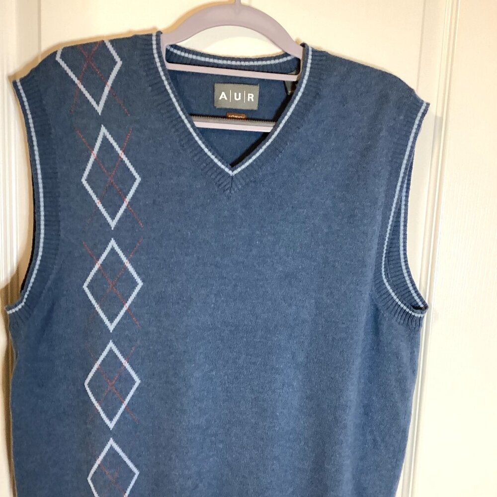 AUR Men's Golf Sleeveless Pull-Over Knit Vest Size M Grandad Style V Neck - Picture 2 of 8